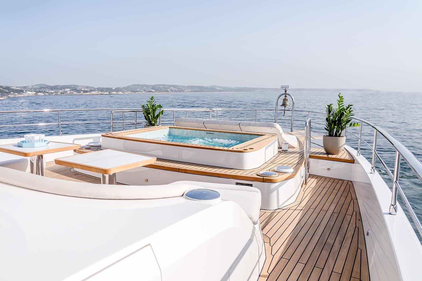 Gulf Craft Majesty 100 Terrace
