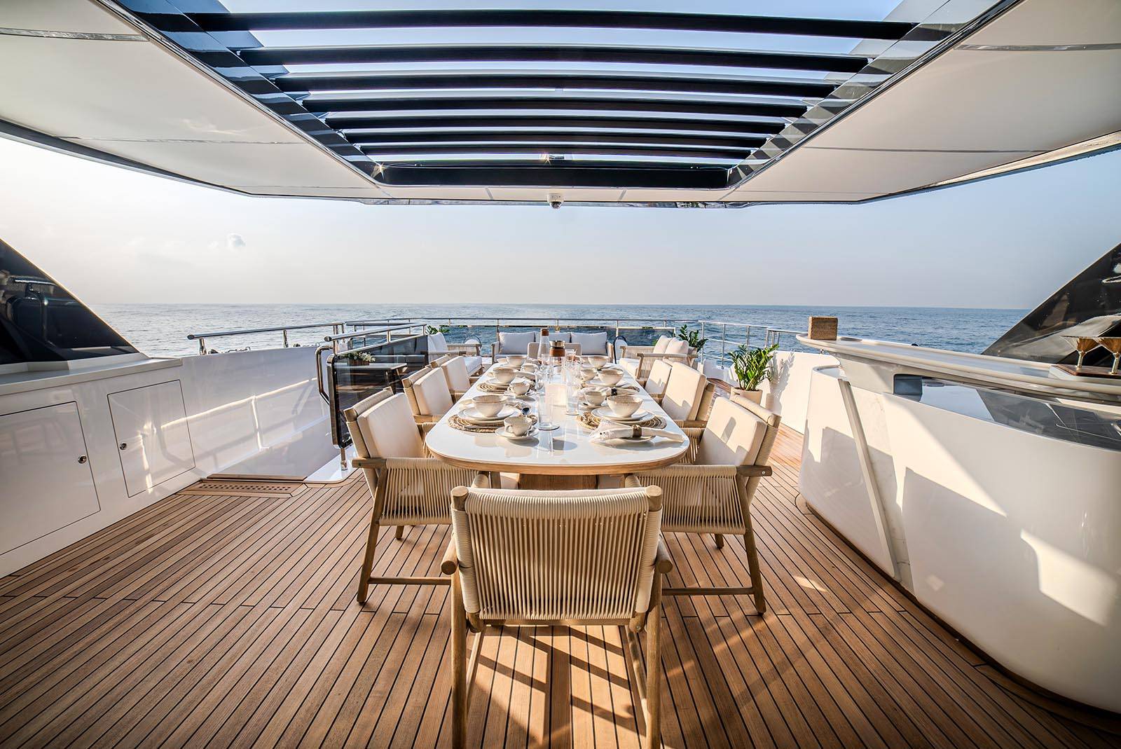 Gulf Craft Majesty 100 Terrace