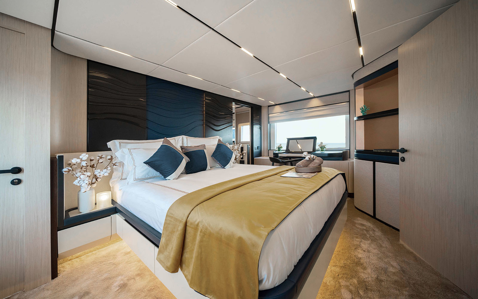 Gulf Craft Majesty 72 M72