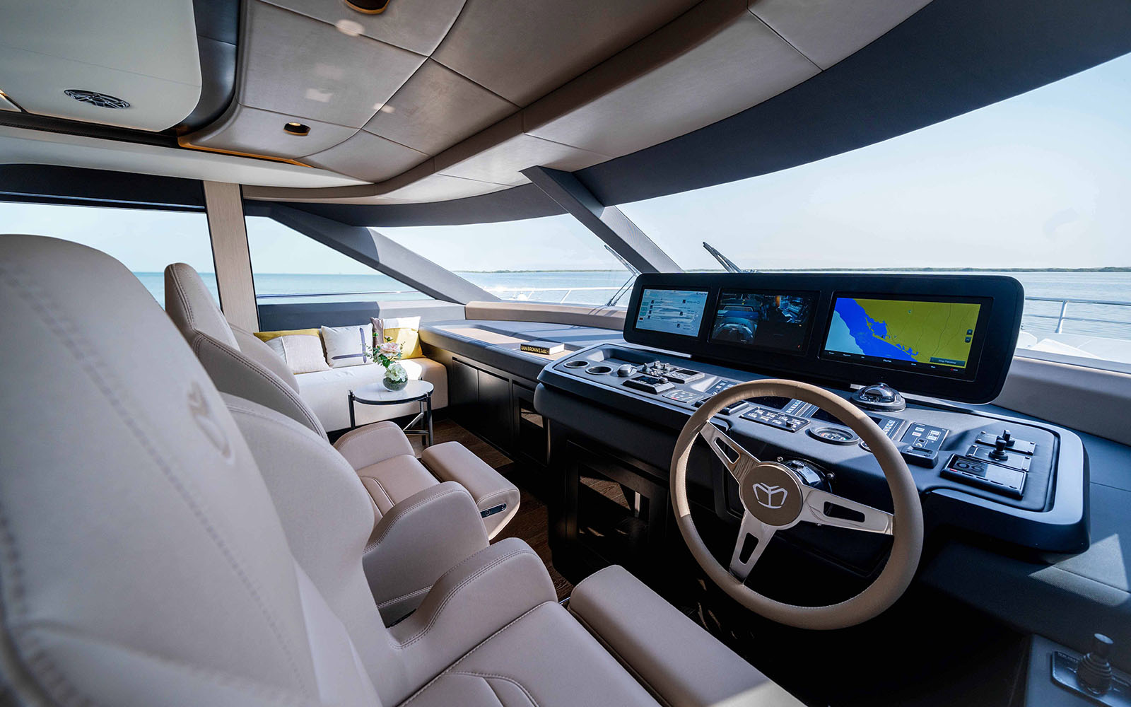 Gulf Craft Majesty 72 M72