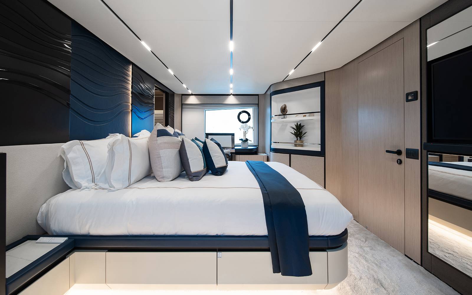 Gulf Craft Majesty 72 designed by Phathom Studio Yacht Design